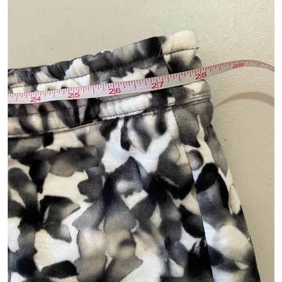 Isaac Mizrahi Soho Petite Quilted Knit Jacquard Skort PITCH BLACK NWOT SIZE 2XP - Picture 9 of 10